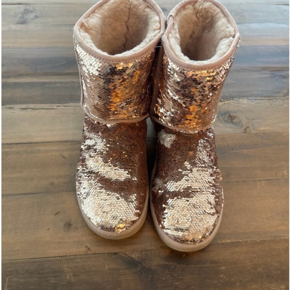 UGG Rose-Gold Sequin Boots with Cream Lining - Picture 3 of 7